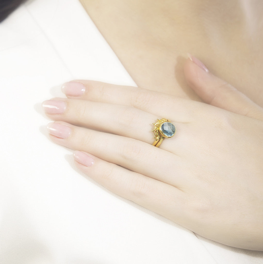 Indo Gold Halo Nesting Ring