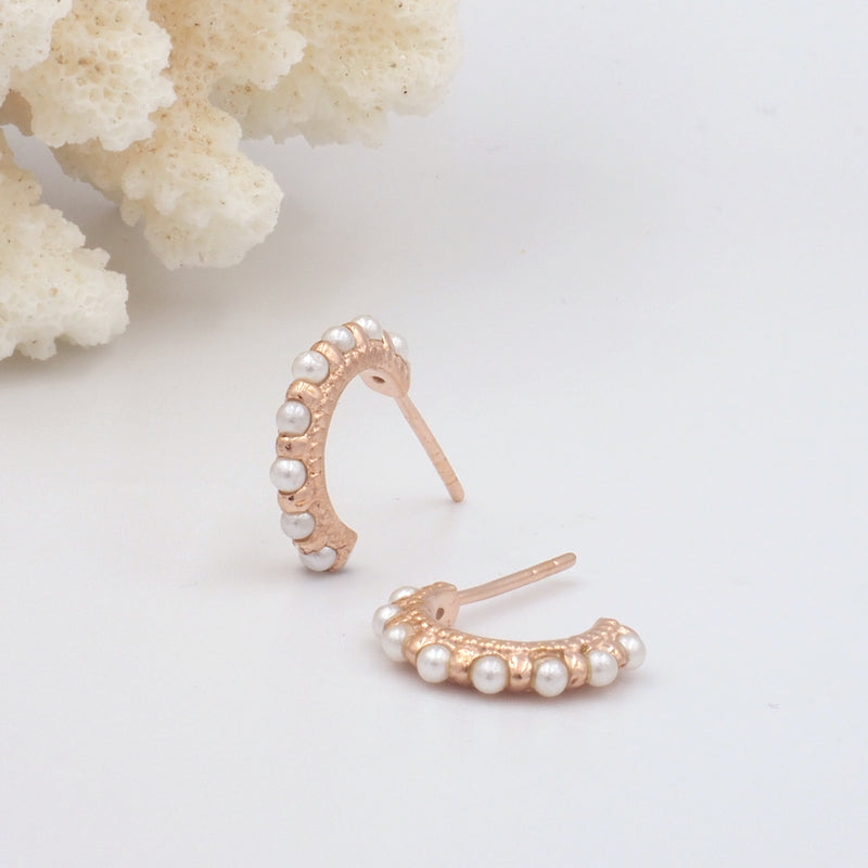Shanti Rose Gold & Pearl Huggie Set